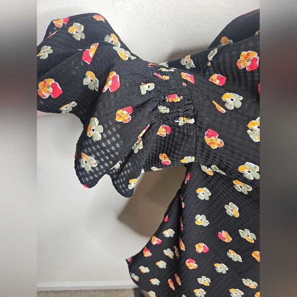 Armani Exchange Mixed Print Ditsy Floral Ruffle Sleeve Chiffon Scoopneck Blouse - Picture 4 of 10